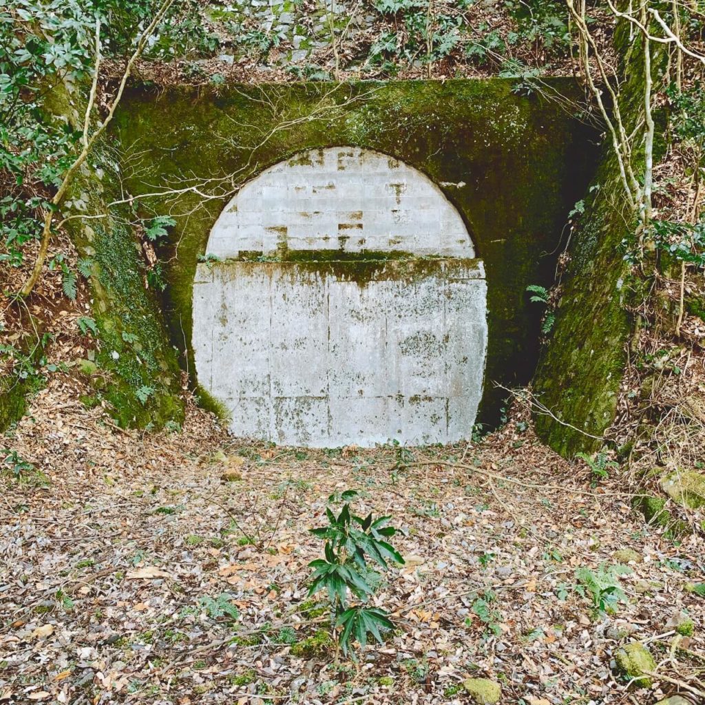 布計小学校_金鉱山跡