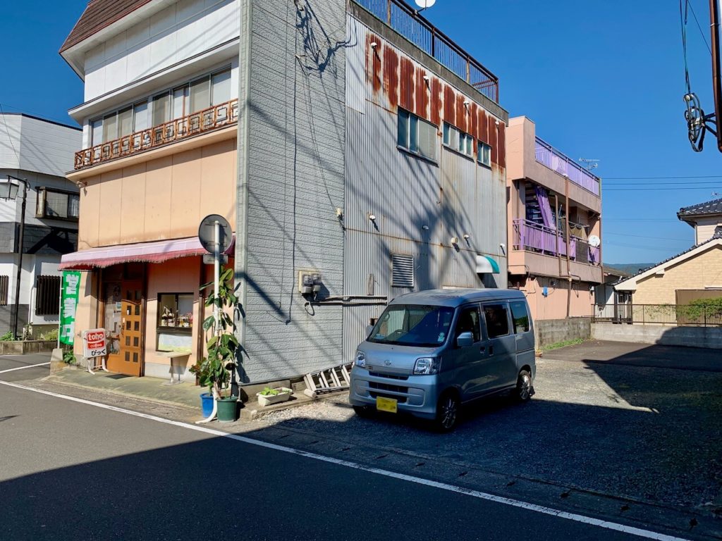 伊佐市_喫茶びっく_外観・駐車場