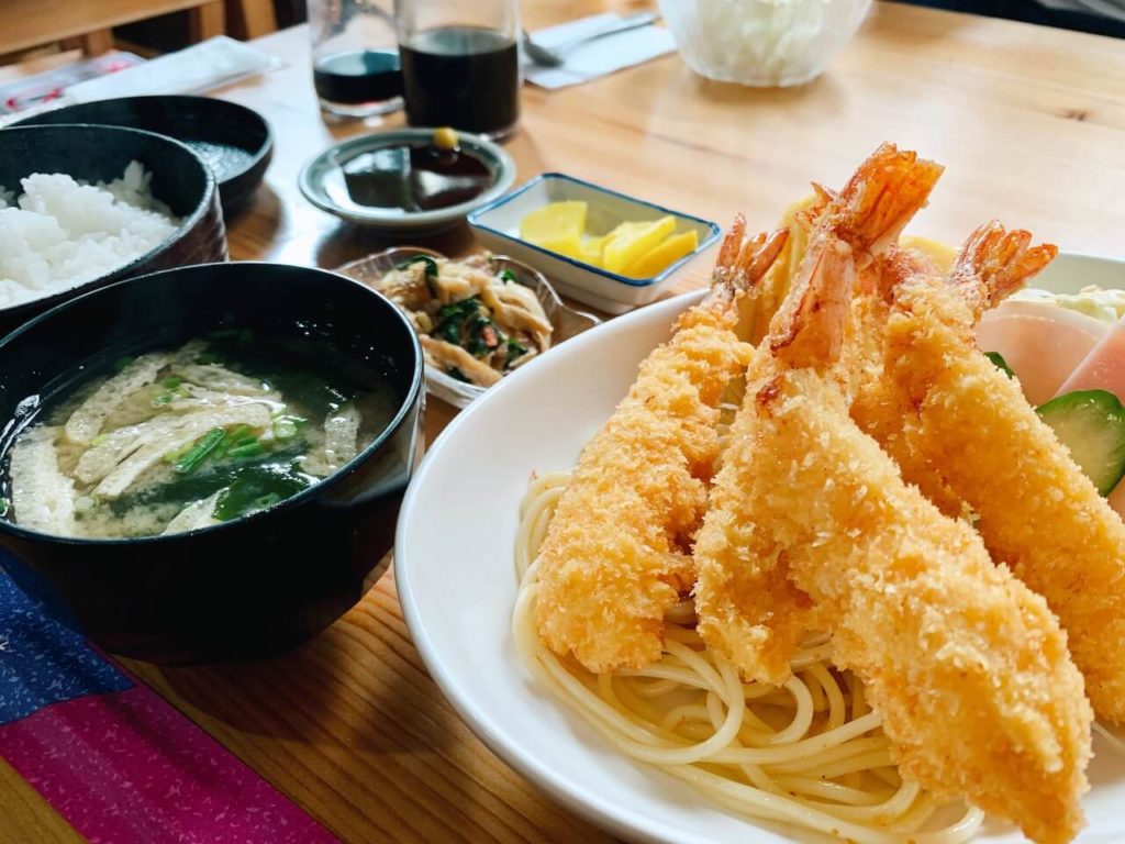 伊佐市_喫茶びっく_エビフライ定食