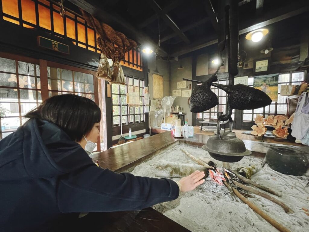 曽木の滝そば庵_店内囲炉裏