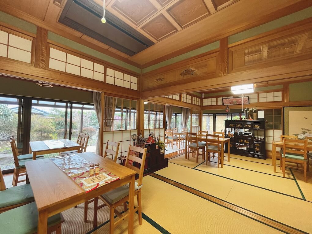 鹿児島県伊佐市_うどん蕎麦_柚子乃花_柚子の花_店内の様子