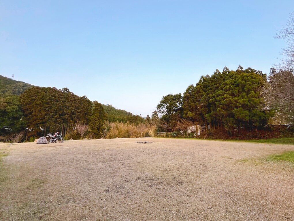 伊佐市_たかくまソロライダーズ野営場_芝生フリーサイト